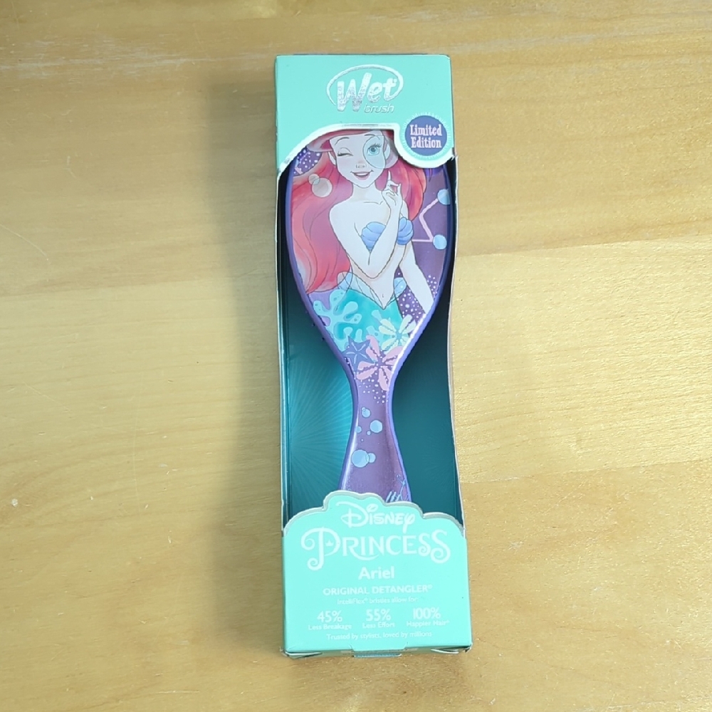 Disney Little Mermaid Princess Ariel Wet Brush Limited Edition Brand New